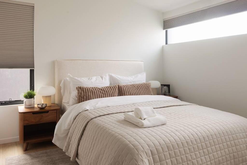 Casa Bramble Luxury 2Bed Suite Near Uofa Hospital Edmonton Exterior photo