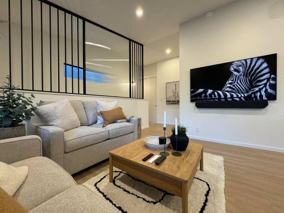 Casa Bramble Luxury 2Bed Suite Near Uofa Hospital Edmonton Exterior photo